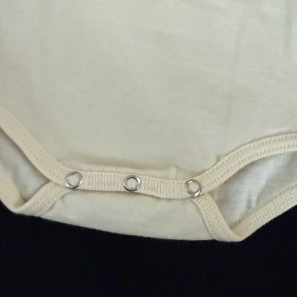 Brand new Gucci Cream Baby Set with Blue and Yellow Accents 3pcs - Picture 3 of 10